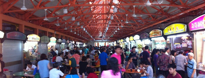 Maxwell Food Centre is one of สถานที่ที่ Idioot ถูกใจ.