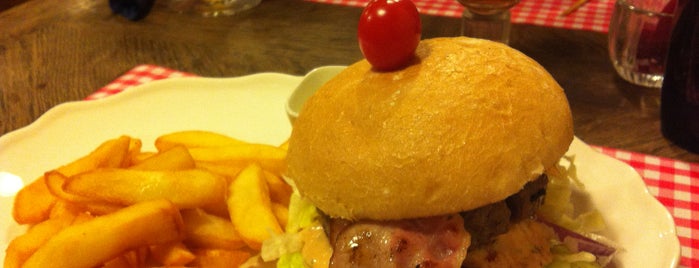 Deluxe Burger is one of Idioot 님이 좋아한 장소.