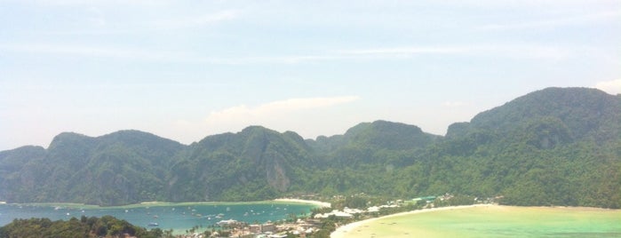 Phi Phi Viewpoint 2 is one of Lugares favoritos de Idioot.