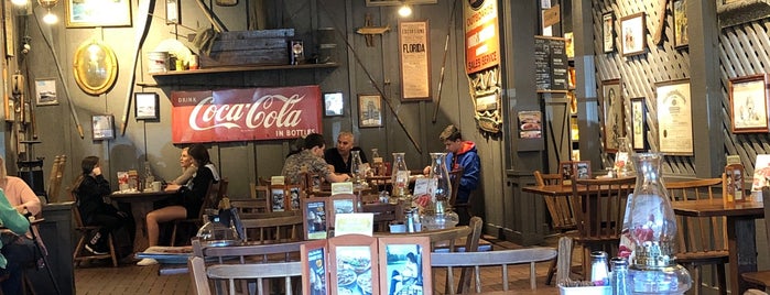 Cracker Barrel Old Country Store is one of Favorite Food.