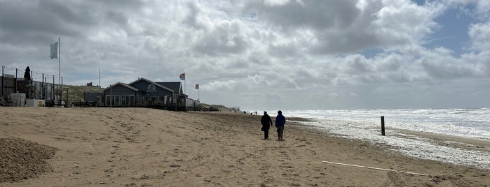 Strandpaviljoen Zuid is one of bergen aan zee.