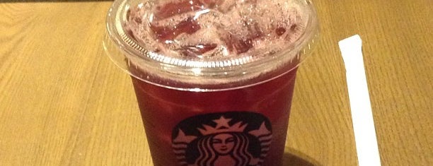 Starbucks is one of Naumanさんのお気に入りスポット.