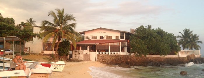 Sun N Sea Wood fire restaurant, Coffee shop and Guesthouse is one of Lugares guardados de Klingel.
