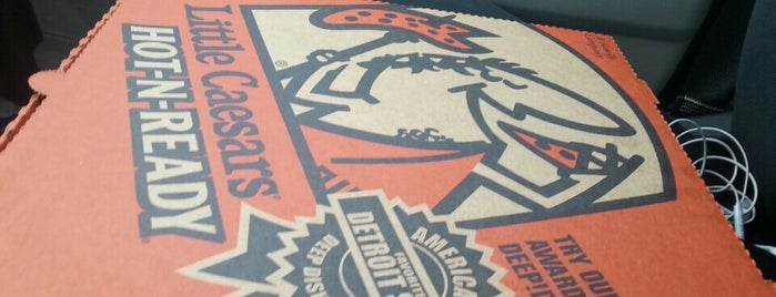 Little Caesars Pizza is one of Locais curtidos por Jazzy.