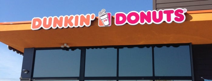 Dunkin' is one of All About You Entertainment'in Beğendiği Mekanlar.