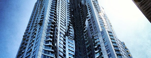 New York by Gehry is one of สถานที่ที่ Inga ถูกใจ.