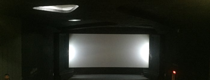 Sridar Cinema is one of Cinema de Kochi.