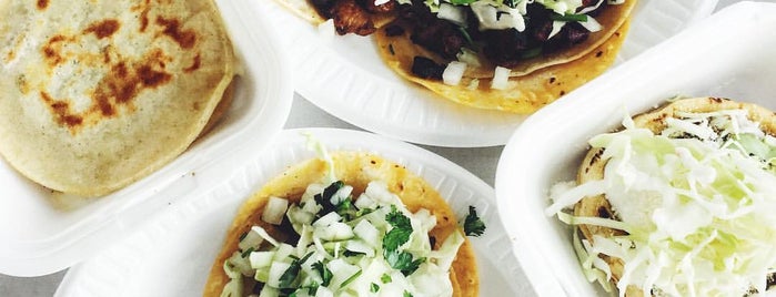 Tacos el Gavilan is one of Locais curtidos por Jose.