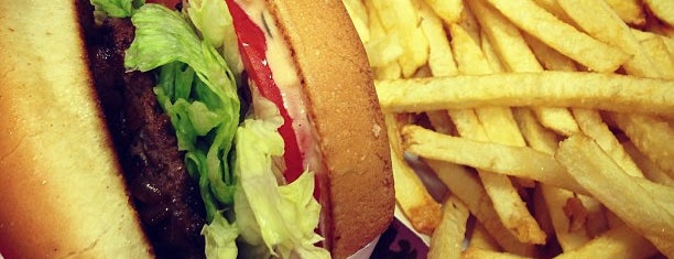 In-N-Out Burger is one of Locais curtidos por Mike.