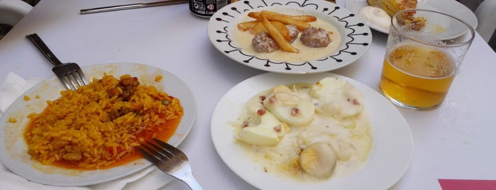 La Perola is one of Mis Restaurantes Favoritos.
