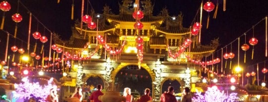 Tow Boo Kong Temple (斗母宫) is one of Locais curtidos por Teresa.