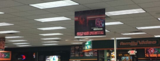 Family Video is one of Lugares favoritos de Cherri.