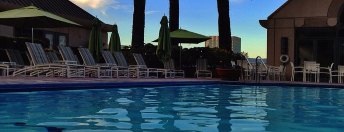 The Pool at The Fairmont San Jose is one of Lugares favoritos de Nadia.