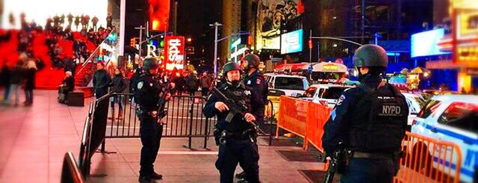 Times Square is one of Tempat yang Disukai Nadia.