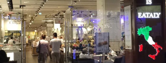 Eataly is one of Nadia 님이 좋아한 장소.