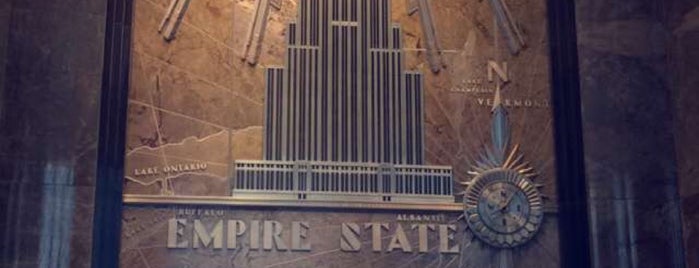 Edificio Empire State is one of Lugares favoritos de Nadia.