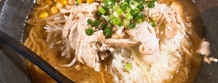 薬膳料理 烏骨鶏ラーメン 天照 is one of ラーメン・麺類店.