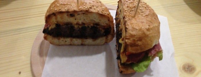 Karkas Kasap & Burger & Steakhouse is one of Posti che sono piaciuti a Bengü Deliktaş.