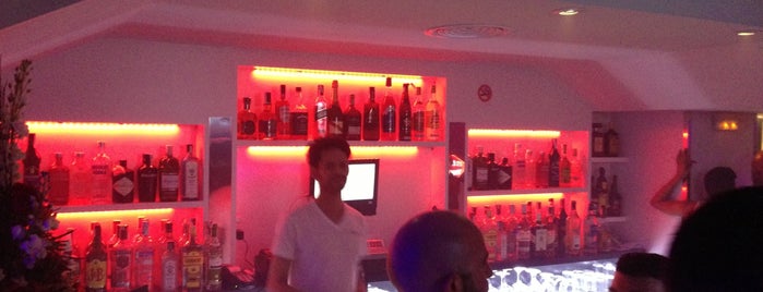 Union Bar Sitges is one of Gay Sitges.