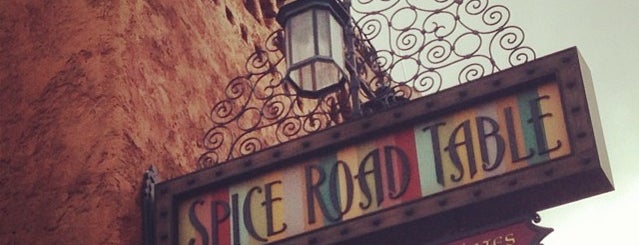 Spice Road Table is one of Tempat yang Disukai Ailie.