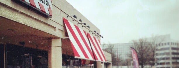 TGI Fridays is one of Jeanne’s Liked Places.