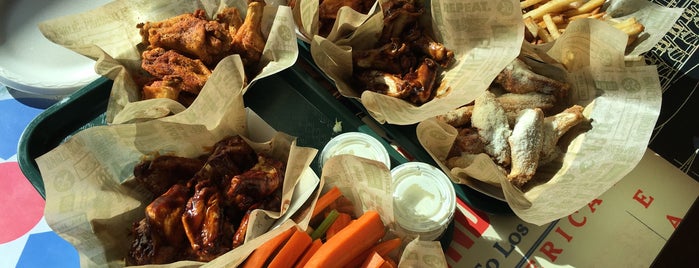 Wingstop is one of Noahさんのお気に入りスポット.