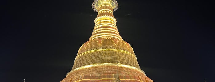 Botahtaung Pagoda is one of Myanmar spots.