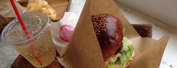 HOLLYWOOD BURGER is one of best burger in japan.