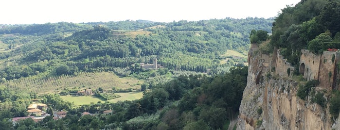 Rocca dell'Albornoz is one of Lieux qui ont plu à Serdar😋.