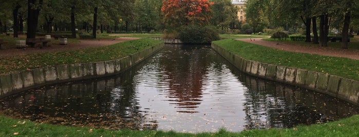 Малоохтинский парк is one of Lieux sauvegardés par Olesya.