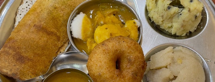 Sangeeta Restaurant is one of Lugares favoritos de Foodman.
