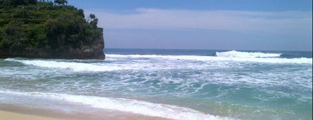Pantai Indrayanti is one of สถานที่ที่ ᴡᴡᴡ.Esen.18sexy.xyz ถูกใจ.