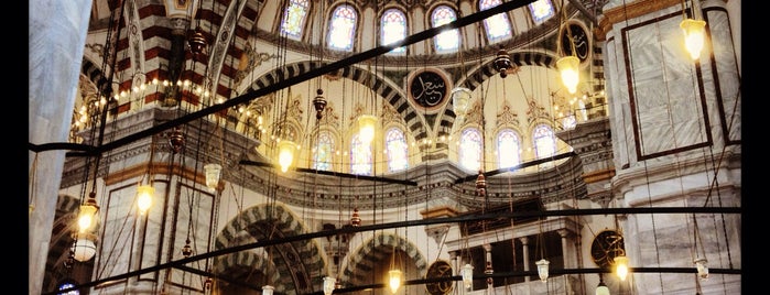 Mesquita de Fatih is one of Istanbul places.