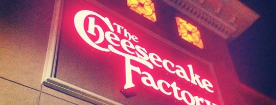 The Cheesecake Factory is one of Alkeishaさんのお気に入りスポット.