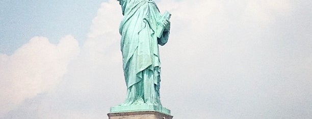 Freiheitsstatue is one of NYC.