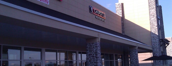 Chipotle Mexican Grill is one of Philly Vegan.