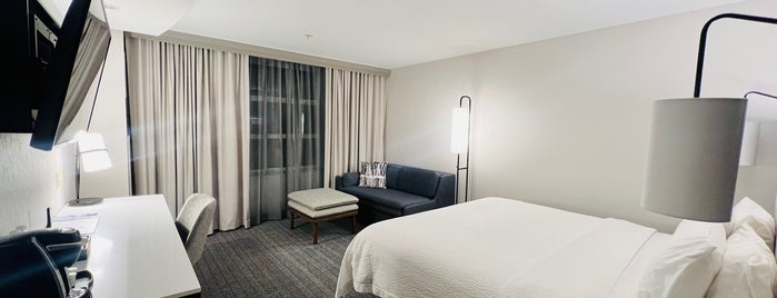 Courtyard by Marriott Seattle Bellevue/Downtown is one of Comme d'habitude.