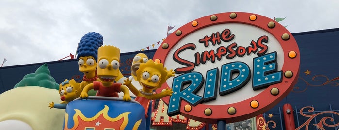 The Simpsons Meet and Greet is one of Fabrício'nun Beğendiği Mekanlar.