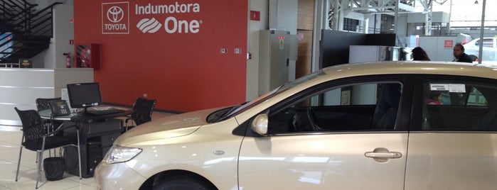 Indumotora Toyota is one of สถานที่ที่ Lucia ถูกใจ.