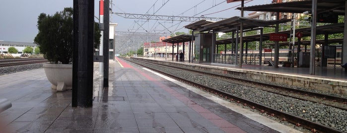 Estació de Xàtiva is one of Estaciones de Tren.