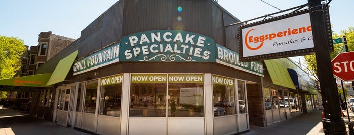 Eggsperience Pancakes & Cafe is one of สถานที่ที่ David ถูกใจ.