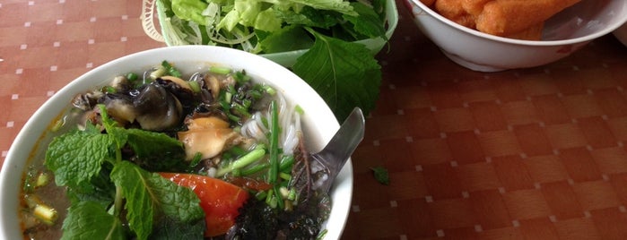 Bún Ốc Bà Sáu is one of quan an.