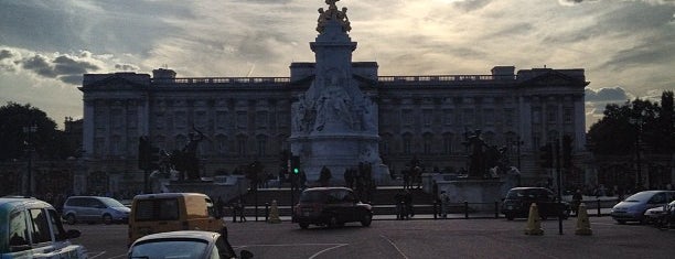 Buckingham Palace is one of To go in London.