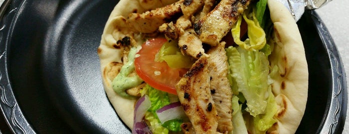 Victor's Greek Cafe is one of Posti che sono piaciuti a Inga.