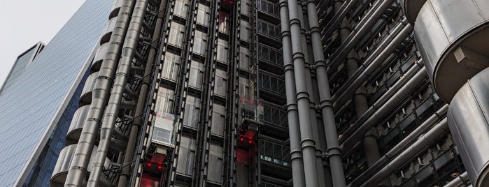 Lloyd's of London is one of London.