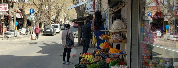 Avlabari Bazaar is one of Tb.