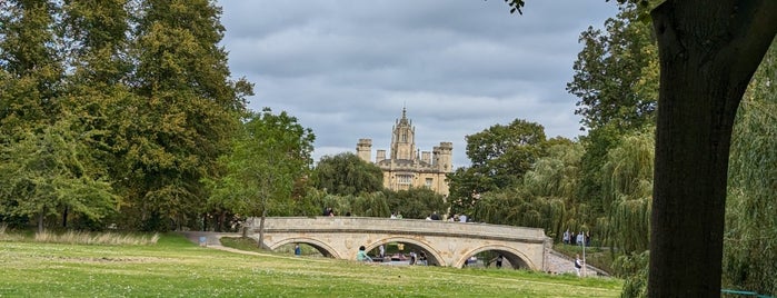 Garret Hostel Bridge is one of Cambridge.