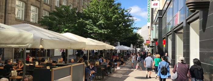 Spitalerstraße is one of Hamburg Tourist Travel Guide.