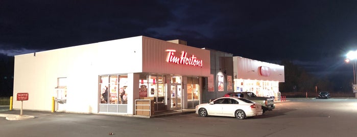 Tim Hortons is one of Lugares favoritos de Stéphan.