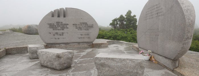 Swissair Flight 111 Memorial is one of Nova Scotia.